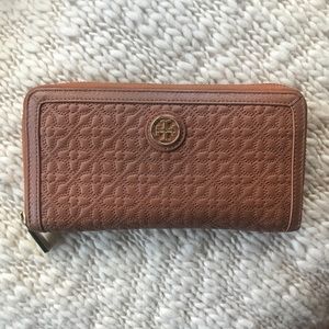 Tory Burch Wallet!